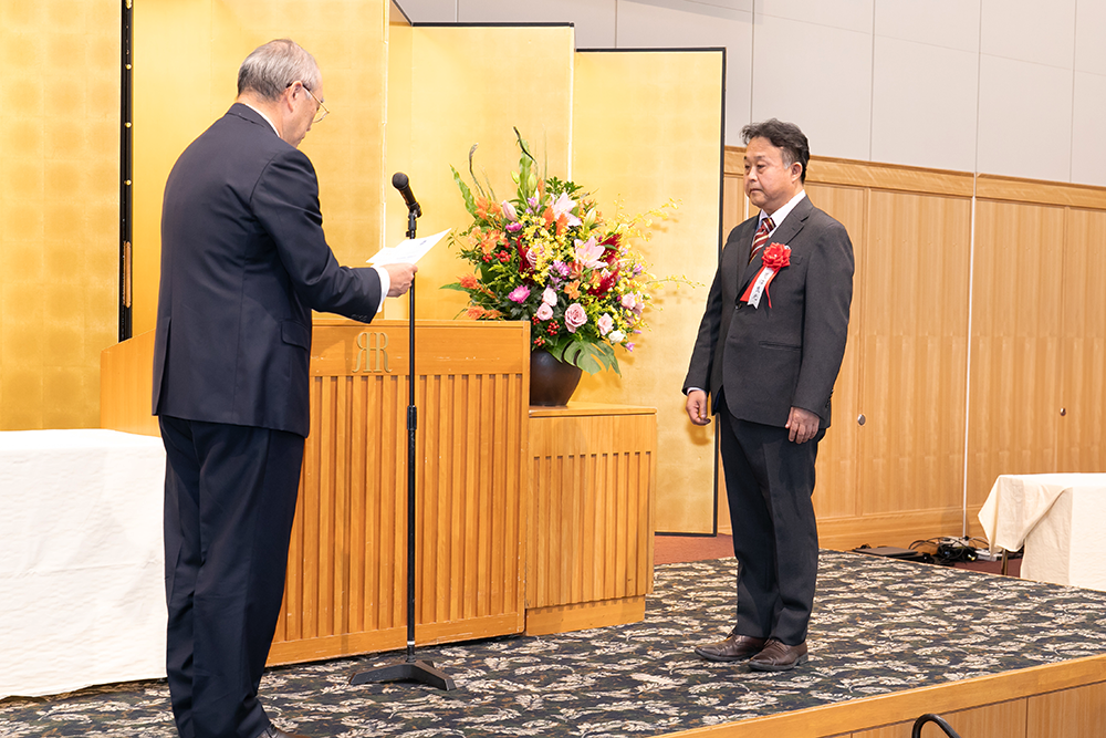 菱沼良光 准教授が国際電気標準会議 (IEC) IEC1906賞を受賞